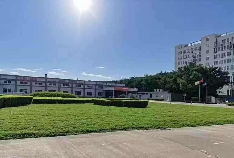 黄江镇 带国有证带红本园林式厂房单一层4200平厂房出租
